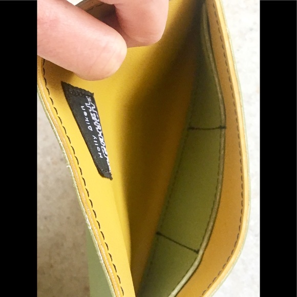 Pretty and unique Holly Aiken clutch! - Picture 6 of 7